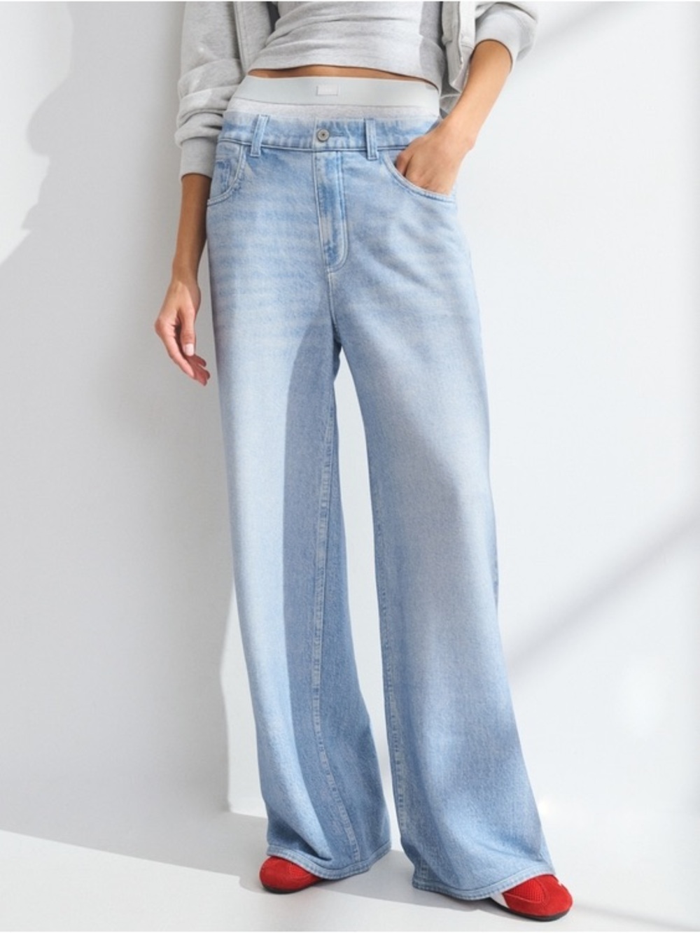 NWT A&F YPB On The Go High Rise Travel Terry Pant size XS in Light Wash